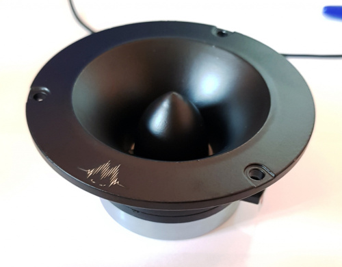 Рупорные твиттеры. Акустическая система MOMO HE-400. Цена от – 3&nbsp;090 руб.