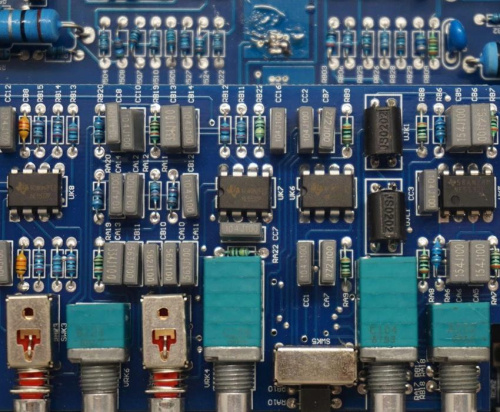 Усилитель ZAPCO Z-150.4 II. Цена – 109&nbsp;990 руб. фото 3