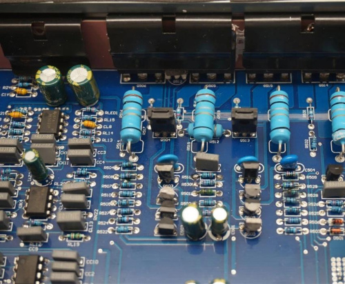 Усилитель ZAPCO Z-150.2 II. Цена – 67&nbsp;990 руб. фото 2